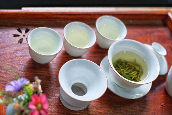 "茶元素"已经渗透到了日常生活中的方方面面,不管是茶饮品还是茶制品